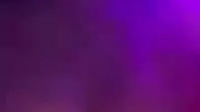 Klar solo af smukke Blonde skete på sofaen