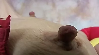 Elskeren frites i naturen en smuk blondine og hendes mand har køn med hende på video