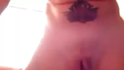 Fucked i vuggen af en pik af en appetitlig blondine