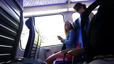 Saftig ung prinsesse sætte Trusser i hendes fisse