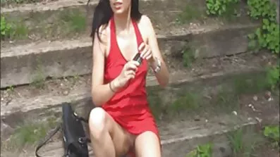 Solid fyr fucked og creampied i fisse af en hjemløs chick