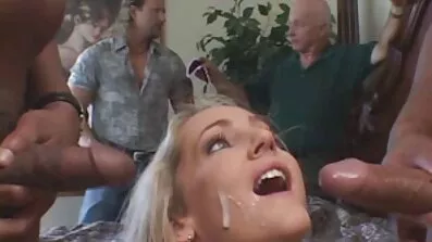 Jeg gik til sengen og prøvede en tynd pige på hanen