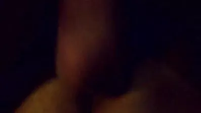 Horny mandlige rider pik af skinny sort kvinde