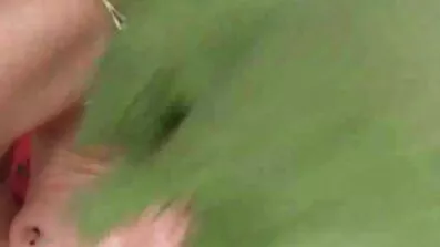 Læge Pige i anus skubbet glas pik og smæk