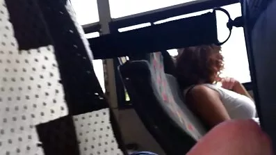 Hr. Skaldet fucks den dybe fisse af en smuk brunette