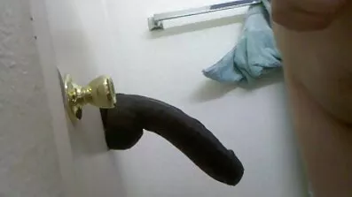 Fucking på sengen med en brunette klar til noget med små bryster