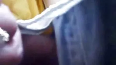 Langhåret babe sprede hendes ben før fucking