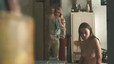 Søde kyllinger pounced på dildoer pussies