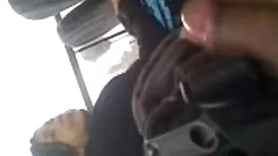 Trivelig brunette startede køn med klient på massage
