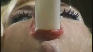 Blonde knullet af sorte rastløse Damer